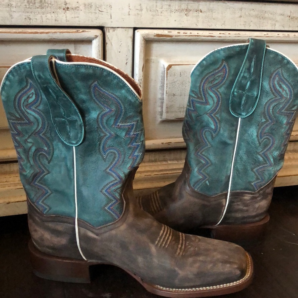 NIB Beautiful Dan Post Leather Cowboy Boots